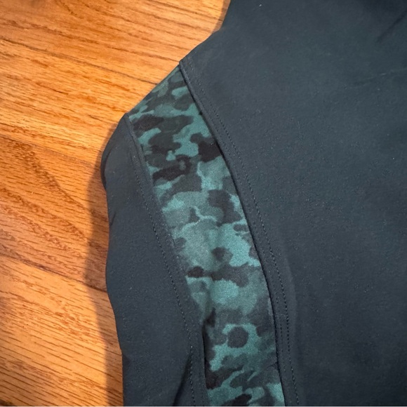 ATHLETA Conscious Crop Serene Green Workout Bra Top M - Picture 4 of 9